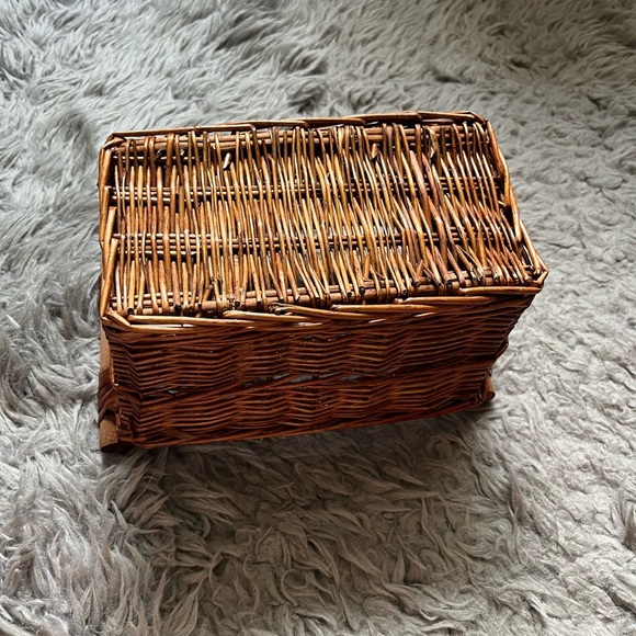 Storage basket - Picture 3 of 3